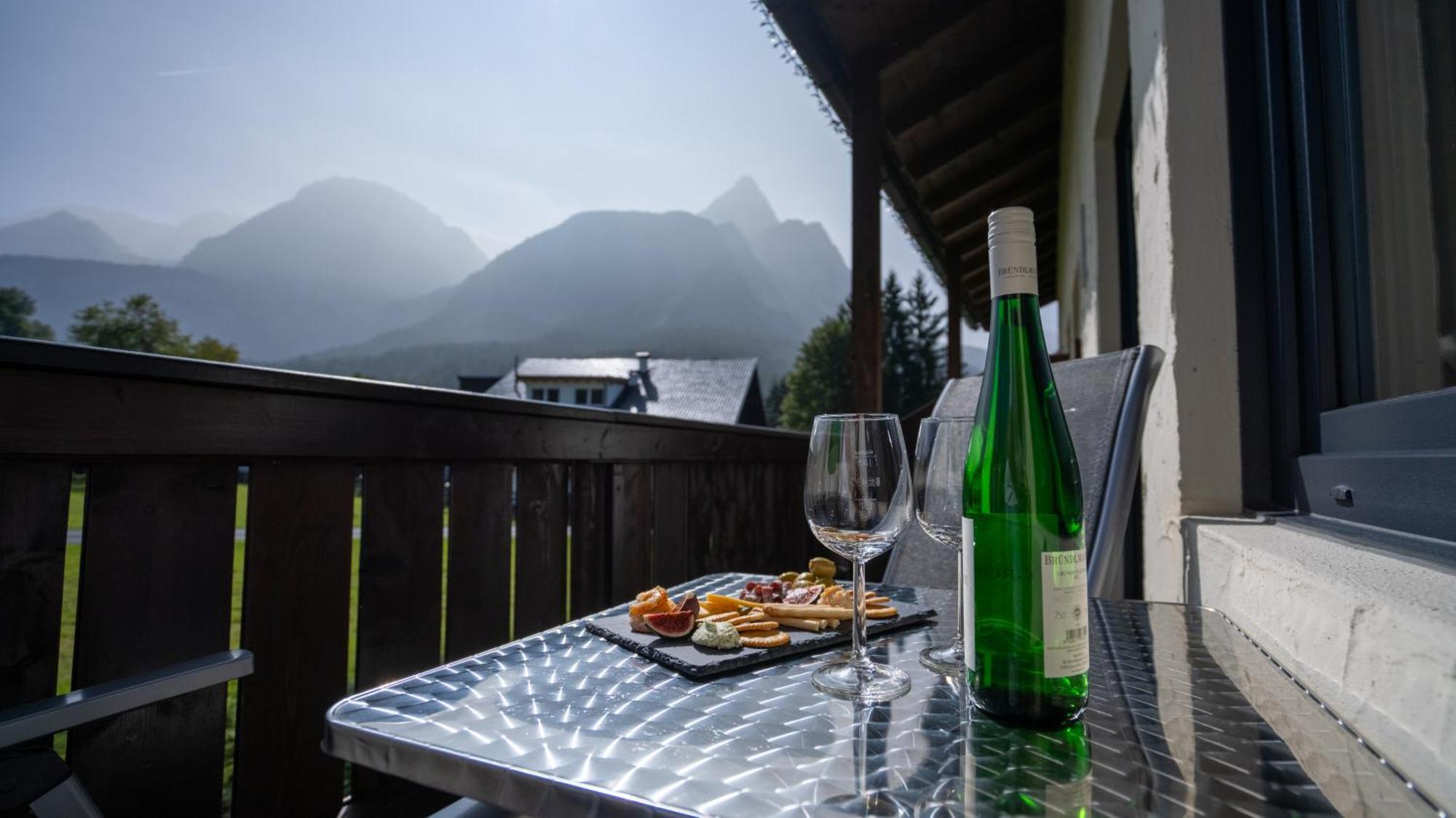 Tiroler Alpblick *
